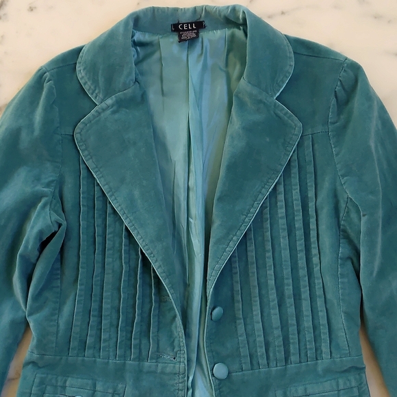 Cell Cotton/Spandex Fully lined corduroy green blazer with front design. - Picture 3 of 6